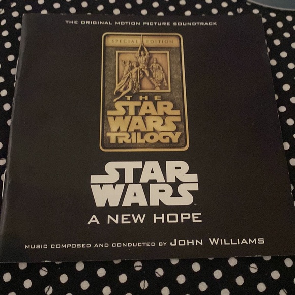 Original motion picture soundtrack. Star Wars A New Hope 2 cds, no orig case. - Picture 2 of 6